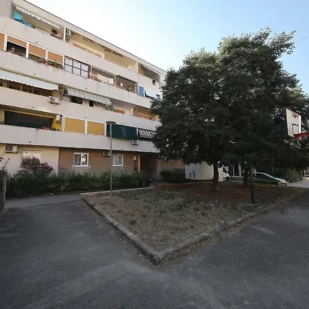 Apartman Zara شقة زادار