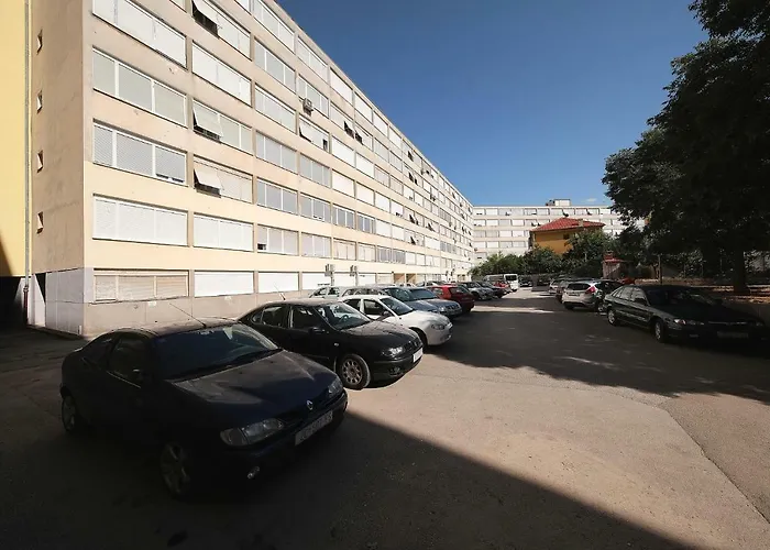 Apartman Zara شقة زادار