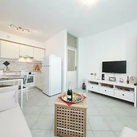 Apartman *